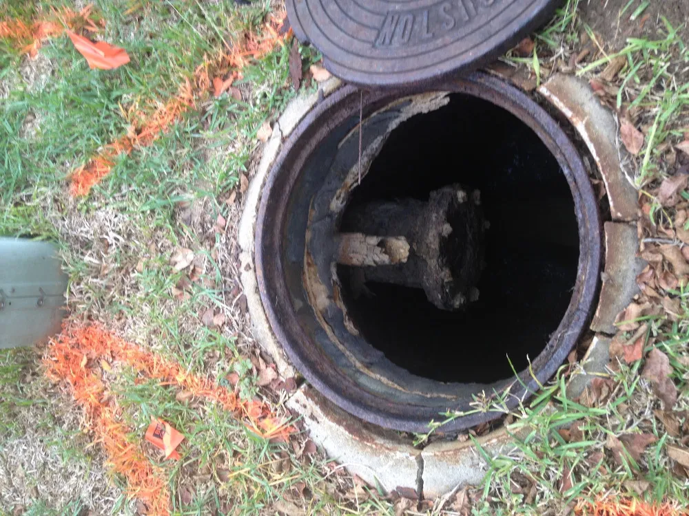 48" Manhole Champions Villiage – photo 1