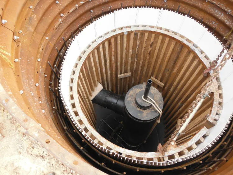 60" and 48" Manhole Repairs – photo 7