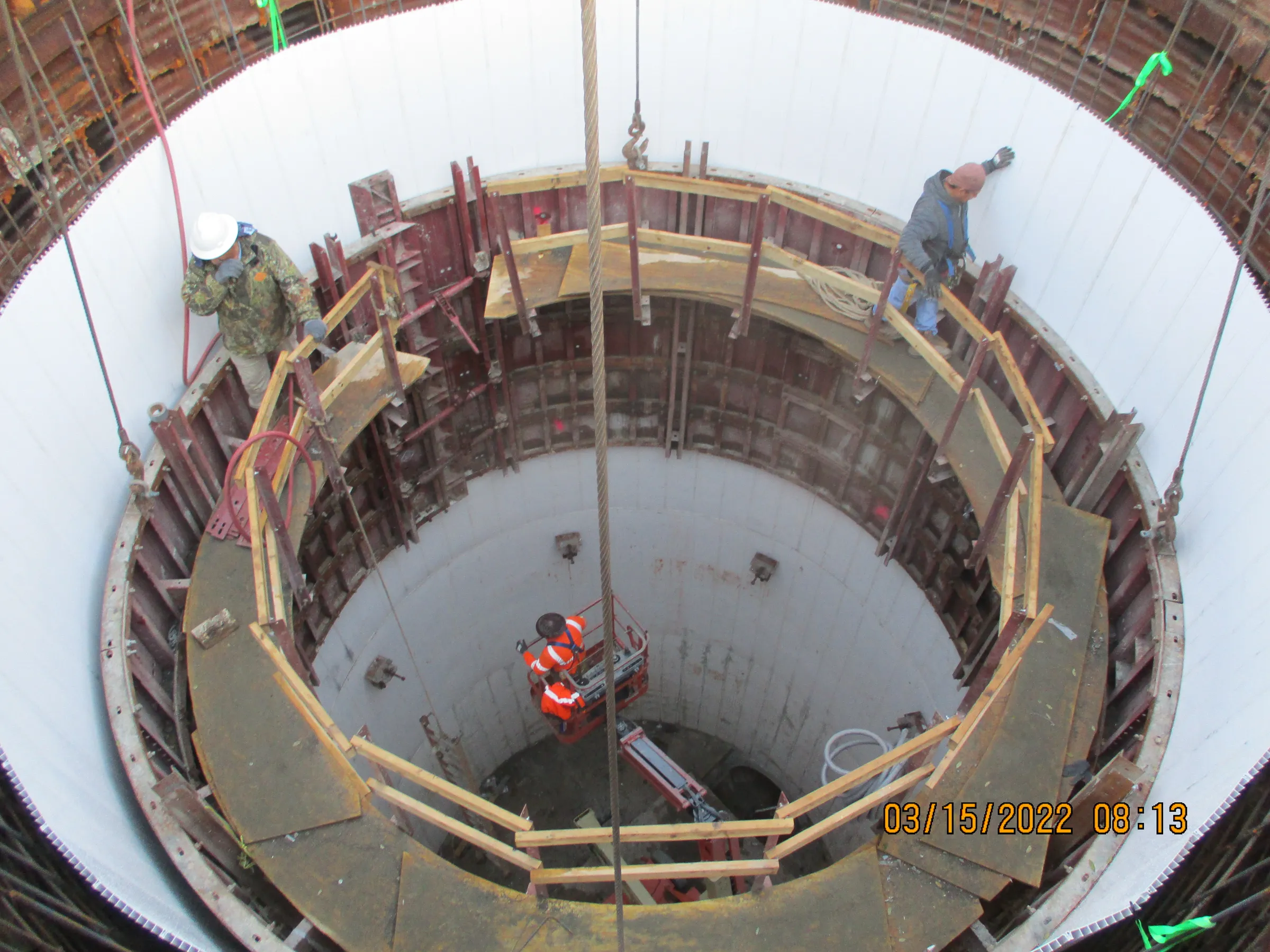 Chamber 1 Installing 20' Dia IMG 1979